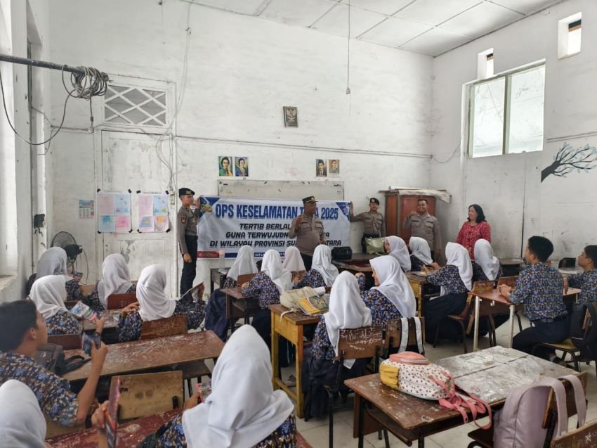 Police Goes to School, Kasat Binmas Tanjungbalai : Pengendara Wajib Memiliki SIM