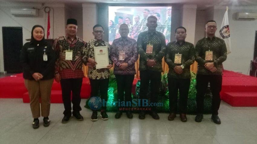 KPU Tetapkan Masinton-Mahmud Jadi Bupati dan Wakil Bupati Tapteng 2025-2030