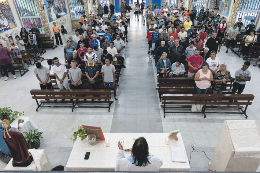 Umat Katolik Buenos Aires Berdoa untuk Kesembuhan Paus Fransiskus