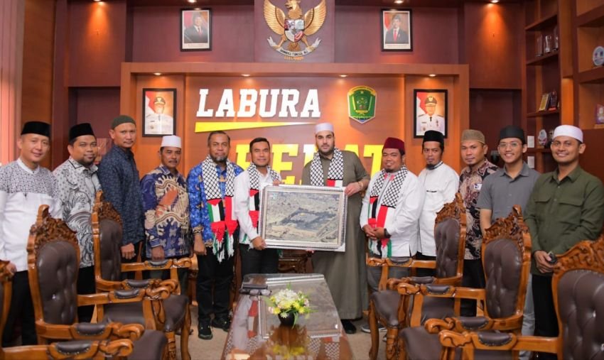 KNRP Sumut Bersama Imam Masjid dari Palestina Bertemu Wabup Labura