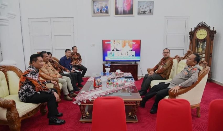 Perkuat Sinergitas, Kapolres Humbahas Silahtutahmi kepada Bupati