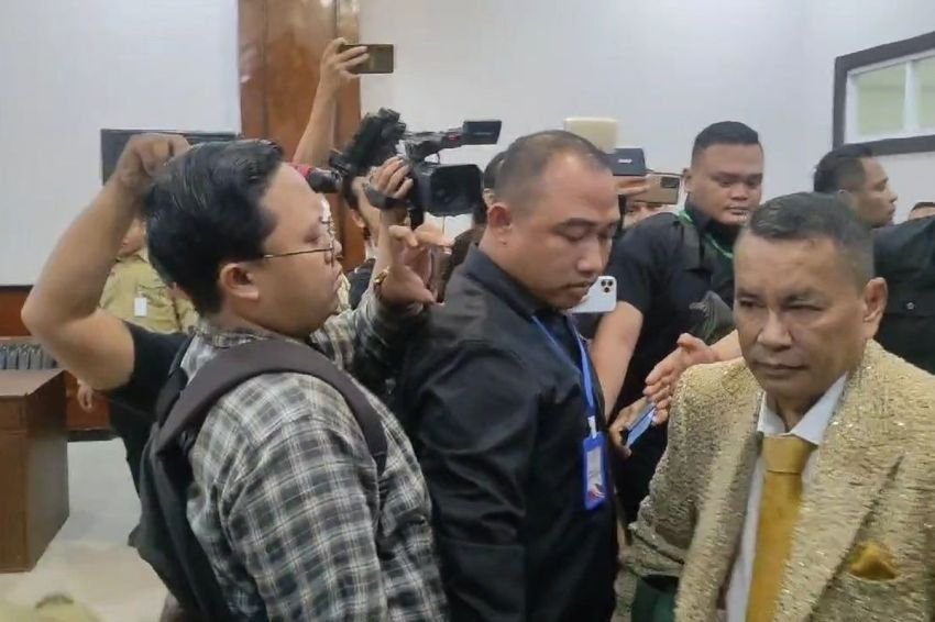 Sidang Razman di PN Jakut, Hotman Paris Hadir, Ambulans Standby