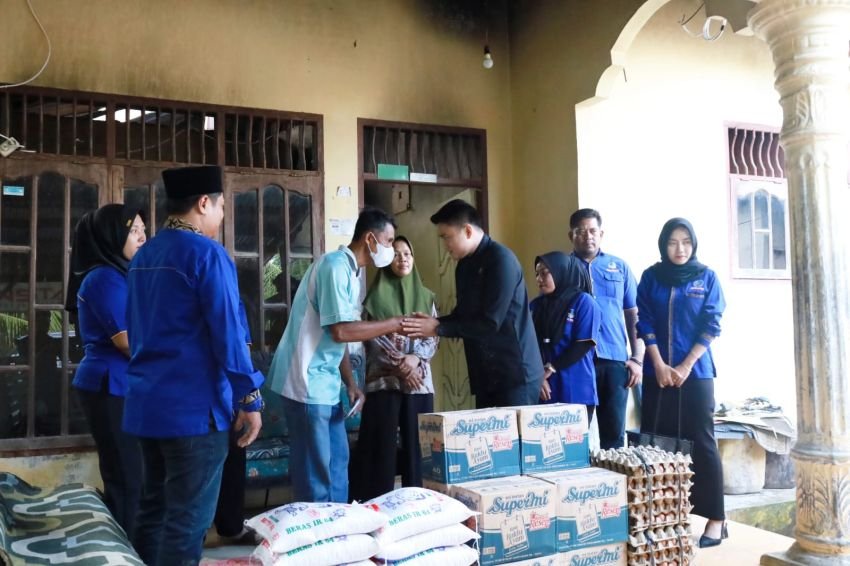 Wakil Ketua DPRD SU Berikan Bantuan kepada Korban Kebakaran di Langkat