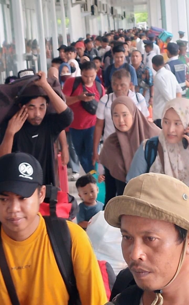 H -4 Lebaran, Pelindo Regional 1 : Total Kedatangan Penumpang di Pelabuhan Belawan 12.216 Orang