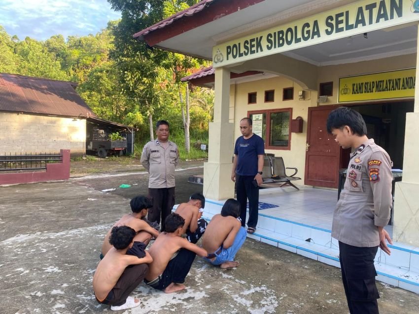 Polisi Bubarkan Aksi Tawuran di Aek Manis Sibolga, 5 Remaja dan 1 Parang Panjang Diamankan