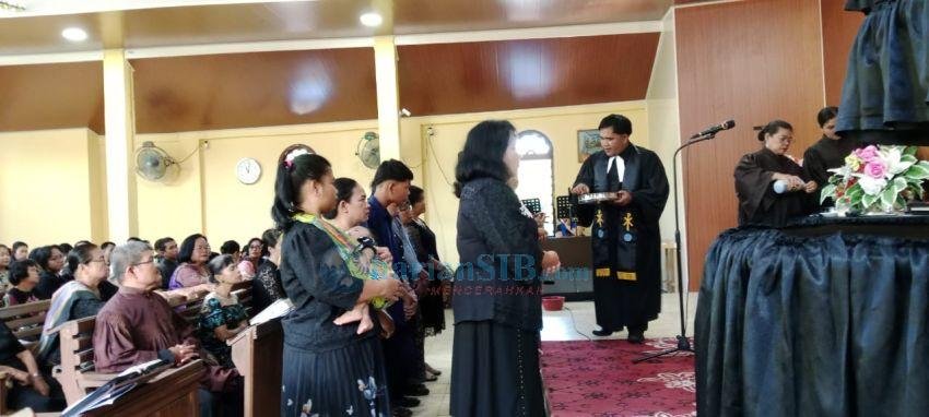 Jumat Agung, GKPI Resort Sibolga Julu Gelar Sakramen Perjamuan Kudus