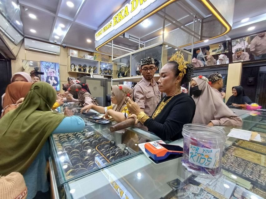 Usai Lebaran, Penjualan Emas di Medan Meningkat Tajam