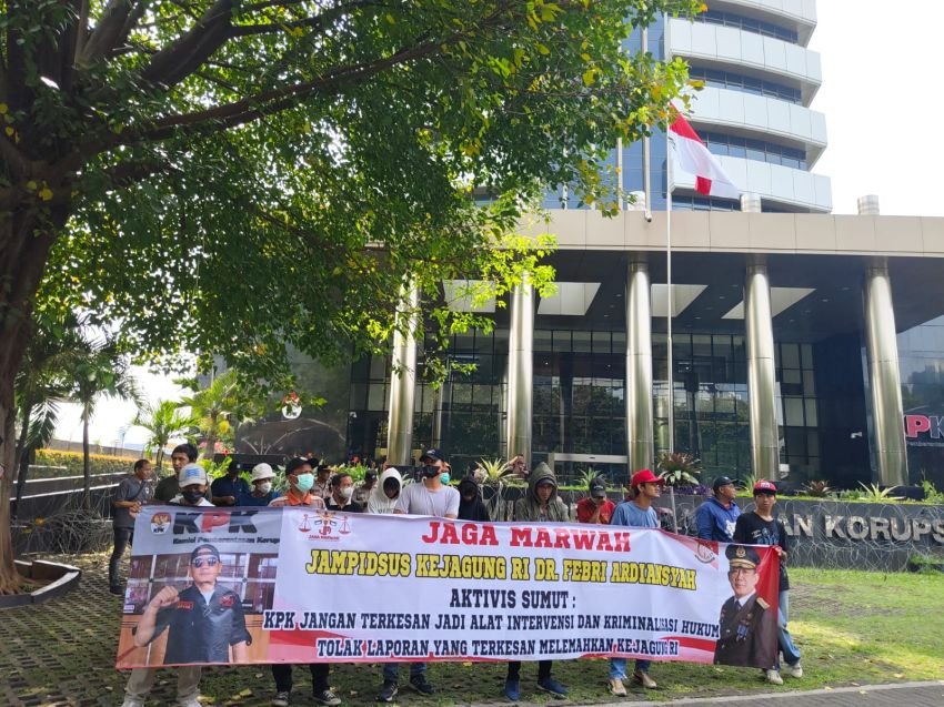 Diduga Upaya Pelemahan Jampidsus, Aktivis Sumut Ingatkan KPK di Gedung Merah Putih