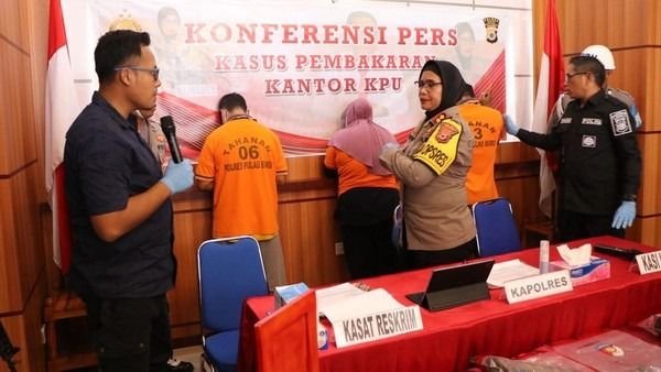 Hindari Pemeriksaan Dana Rp 33 M, Bendahara KPU Buru Maluku Bakar Kantor