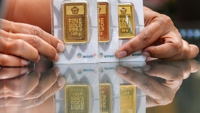 Trump Bikin Geger, Harga Emas Anjlok