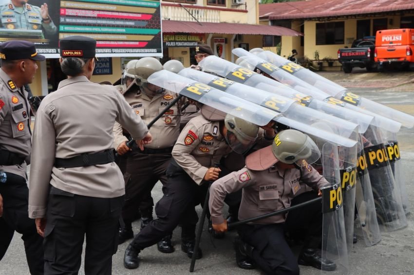Asah Kemampuan, Kapolres AKBP Sah Udur Pimpin Pelatihan Dalmas ke Personel