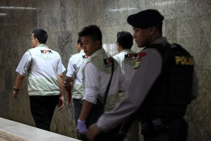 KPK Geledah Rumah La Nyalla di Surabaya Terkait Kasus Dana Hibah Jatim