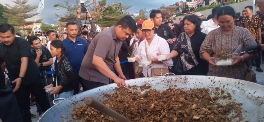 Semarakkan HUT ke-77 Sumut, Pemprovsu Gelar Masak Besar di RTP Pantai Bebas Parapat
