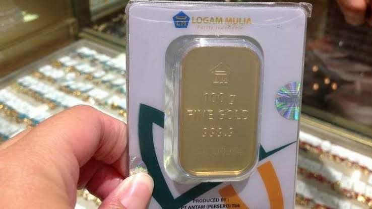 Emas Antam Melemah, Harga Turun Rp12.000 per Gram