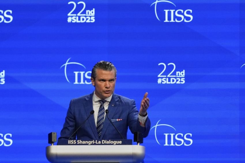 Menhan Pete Hegseth : China Berencana Serang Taiwan