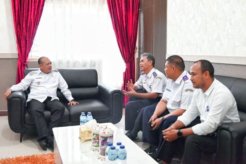 Wakil Bupati Tapteng Terima Kunjungan Kepala Bandara FL Tobing Pinangsori