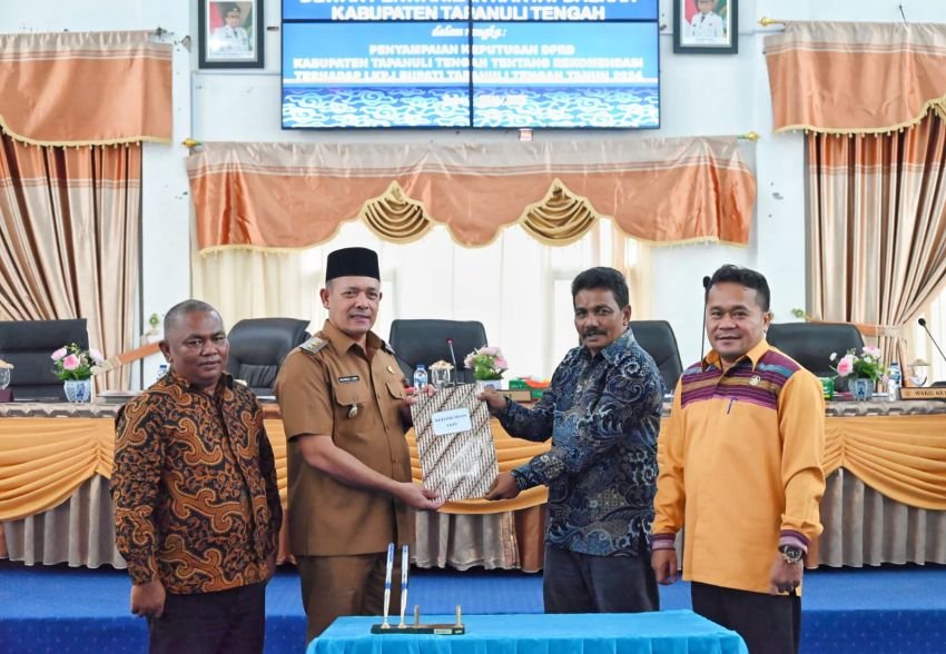 Pemkab Tapteng Terima Rekomendasi LKPJ Bupati Tahun 2024