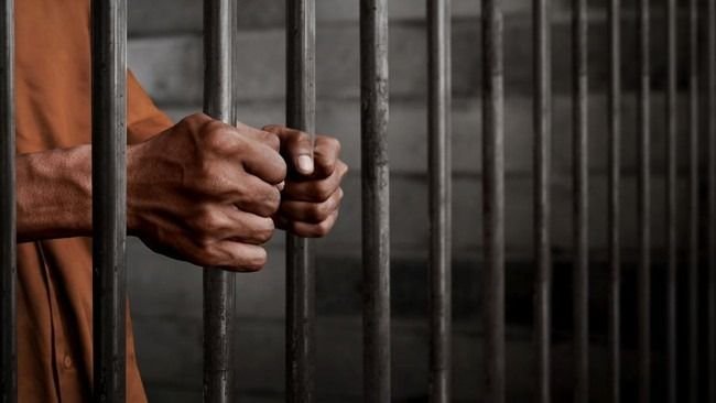 Biksu Ditangkap Gegara Bawa Kabur Uang Jemaat