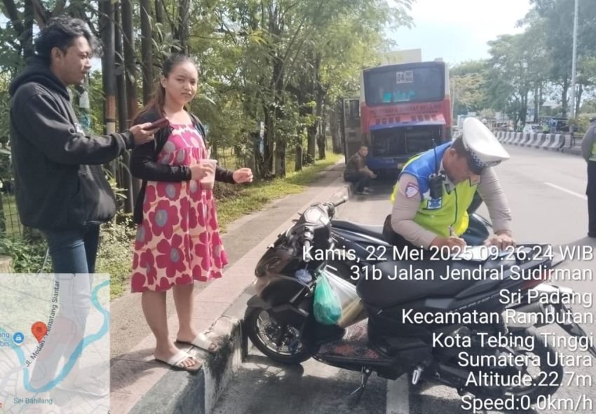 Satlantas Polres Tebingtinggi Lakukan Pengaturan dan Tindak Pelanggar Lalu Lintas