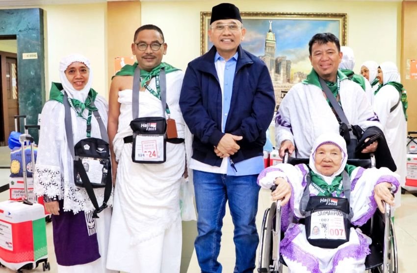 Bupati Simalungun Berangkatkan Calon Haji ke Tanah Suci Makkah