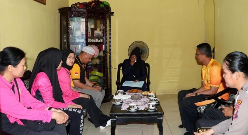 Jelang HUT ke-79 Bhayangkara, Polres Belawan dan Bhayangkari Anjangsana ke Warakawuri