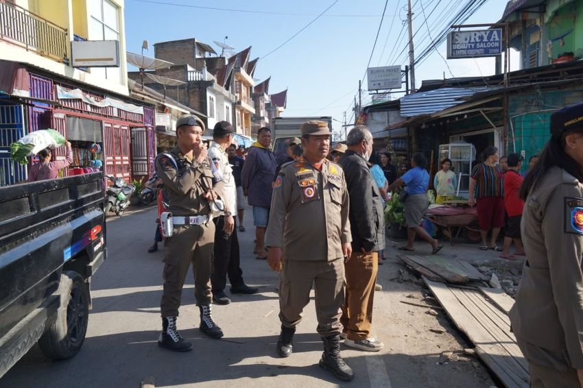 Pemkab Toba Terus Tertibkan Pasar di Laguboti