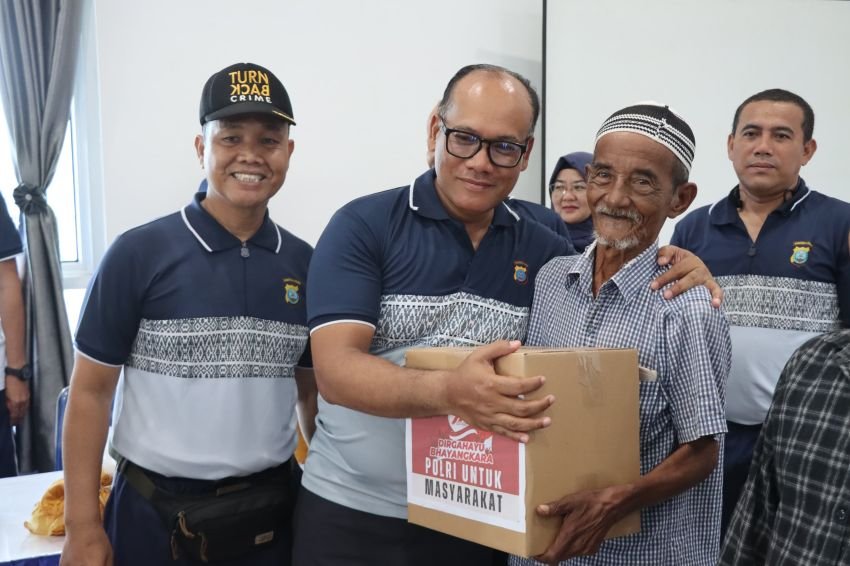 Kapolrestabes Medan Gelar Jalan Santai dan Jumat Curhat di Delitua