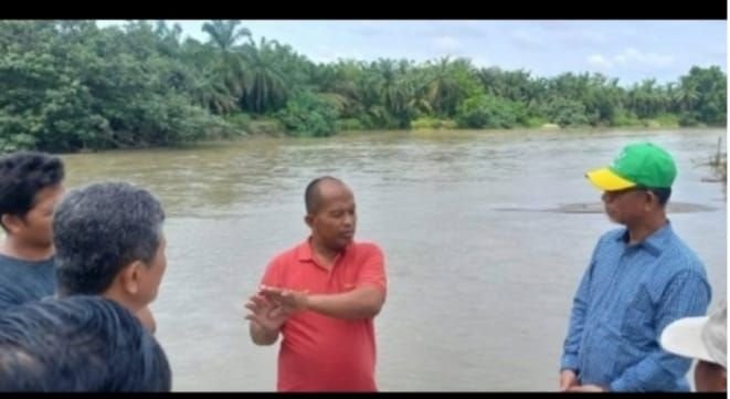 Ahmad Hadian  "Turun" ke  Bendungan Sei Manggar Batubara yang Tak Berfungsi,  4.000 Ha Areal Persawahan Kering