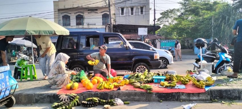 Laris Manis di Pasar Cemara, Harga Pisang Barangan Melonjak di Tempat Lain
