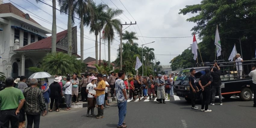 Komunitas Pedagang Pasar Horas Gedung IV Aksi ke Kantor Wali Kota Pematangsiantar
