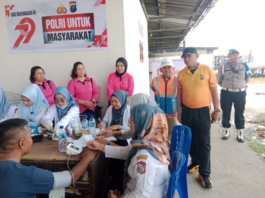 Sambut HUT Bhayangkara Ke-79, Polsek Teluk Nibung Gelar Pemeriksaan Kesehatan Gratis