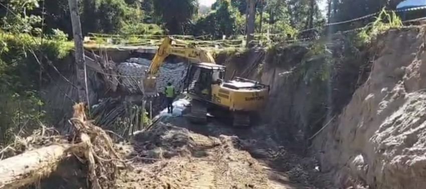 Jalinsum Parapat yang Longsor di Kecamatan Dolokpanribuan Mulai Dikerjakan