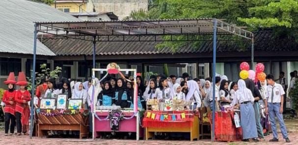 Siswa SMKN 1 Pematangsiantar Ikut Panen Karya P5