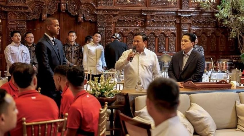 Apresiasi Kemenangan atas China, Prabowo Beri Jam Tangan Rolex kepada Timnas Indonesia