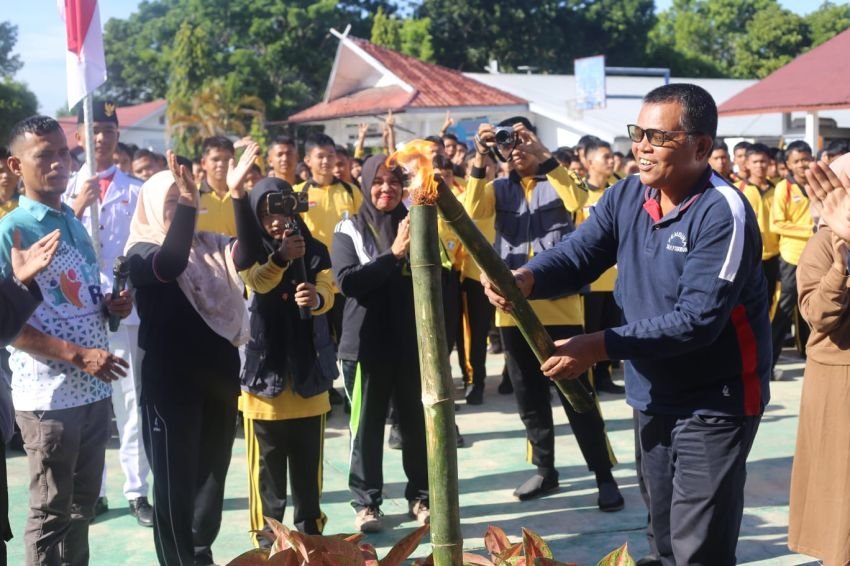SMKN-1 Padangsidimpuan Adakan Kegiatan Lomba "Osong-osong" dan "Itak Pohul-pohul Pasca Semester Genap