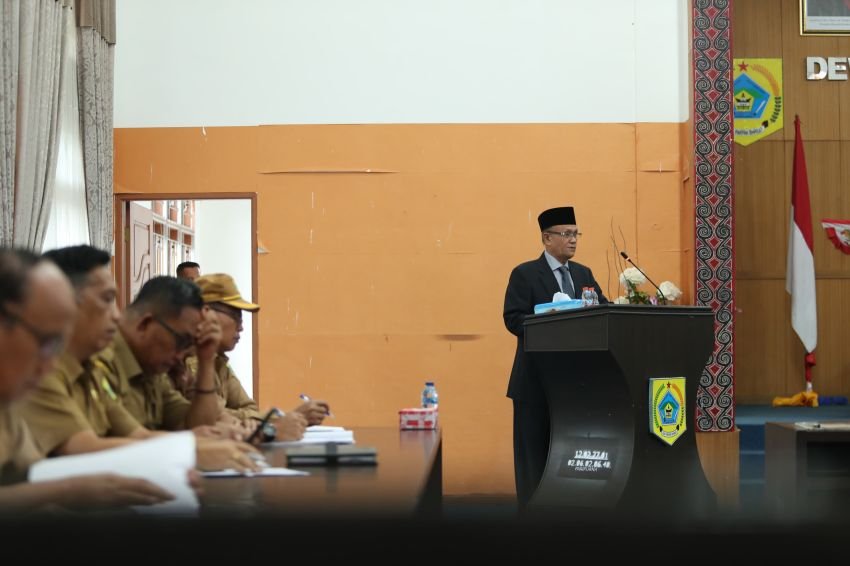 Wabup Pakpak Bharat Sampaikan Nota Jawaban Bupati Terkait 3 Ranperda