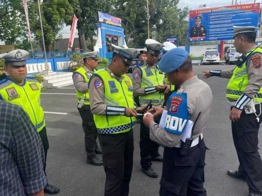 Ops Patuh Toba 2025, Kelengkapan Personel Ditlantas Polda Sumut Diperiksa