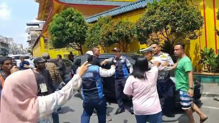 Juru Parkir Liar Aniaya Petugas Dishub Saat Penertiban di Medan Timur, Aksi Terekam dan Viral