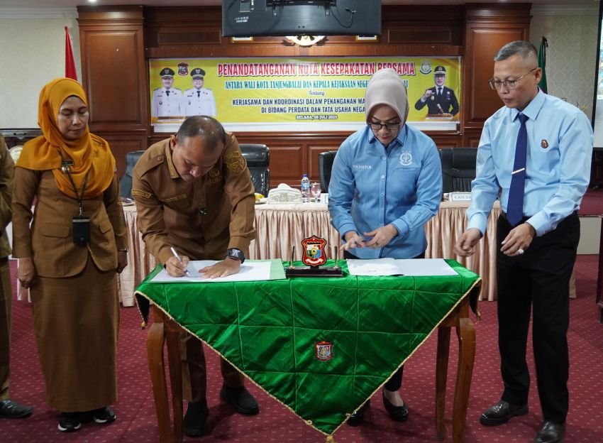 Bentuk Komitmen Kerja, Wali Kota dan Kejaksaan Tandatangani MoU Terkait Hukum di Tanjungbalai