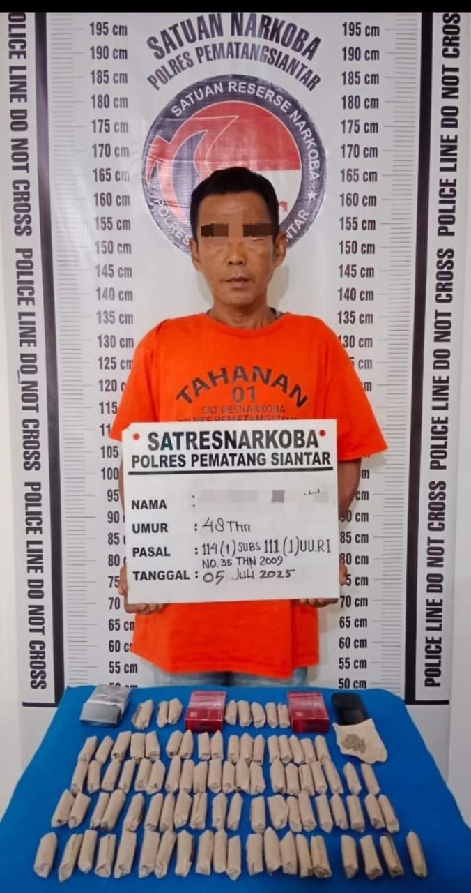Ditangkap di Rumahnya saat Tidur, Polisi Sita Puluhan Paket Ganja dari Seorang Pria