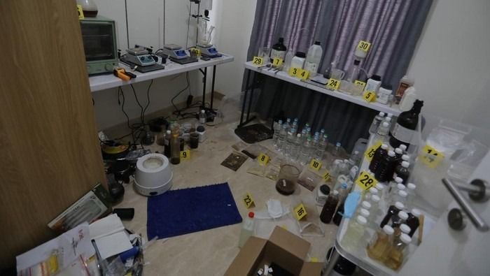 Polda Sumut Bongkar Sindikat Produsen Liquid Vape Narkoba di Apartemen
