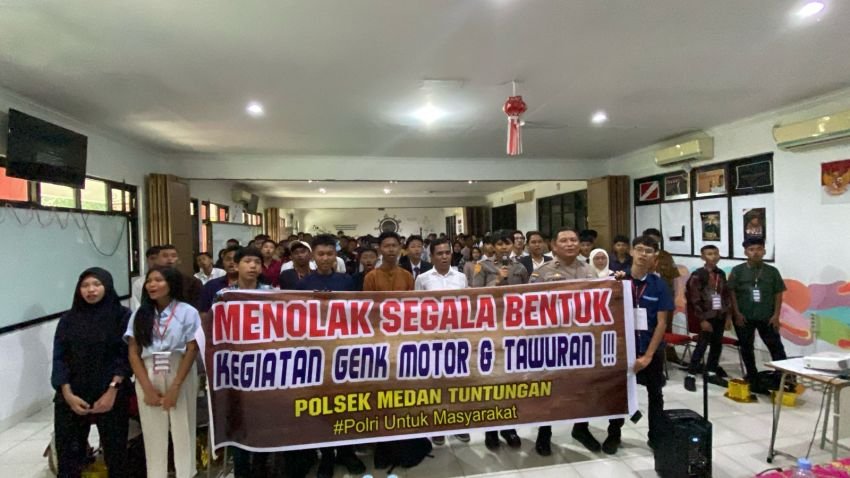 Polsek Medan Tuntungan Laksanakan Program “Police Go To School” di SMK Telkom Simpang Selayang