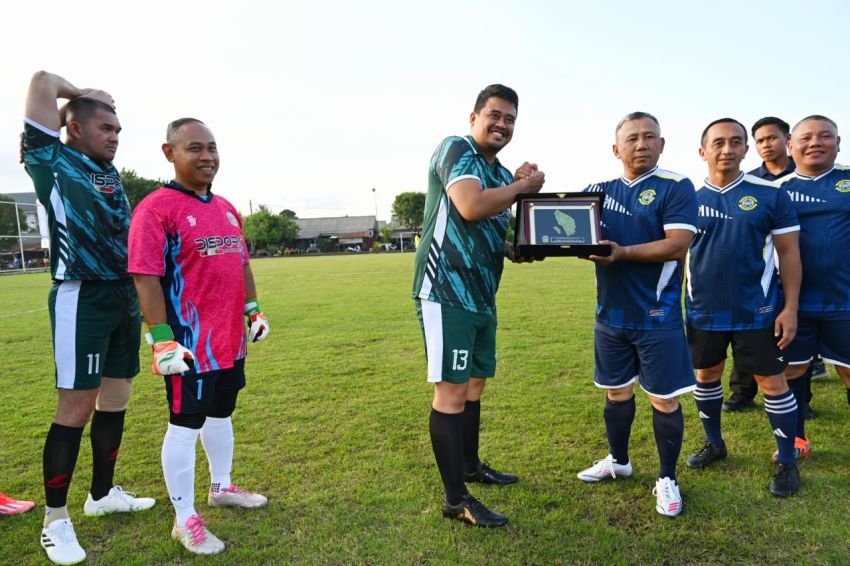 Laga Persahabatan Tim Pemprov Sumut dengan Tim Lantamal I Belawan Berakhir Imbang 2-2