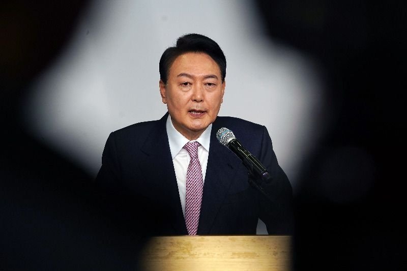 Pengadilan Korea Selatan Keluarkan Surat Penangkapan untuk Eks Presiden Yoon Suk Yeol