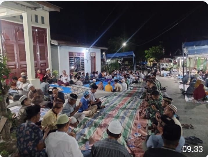 Prajurit TNI Takziah ke Rumah Warga di Lokasi TMMD yang Meninggal Dunia