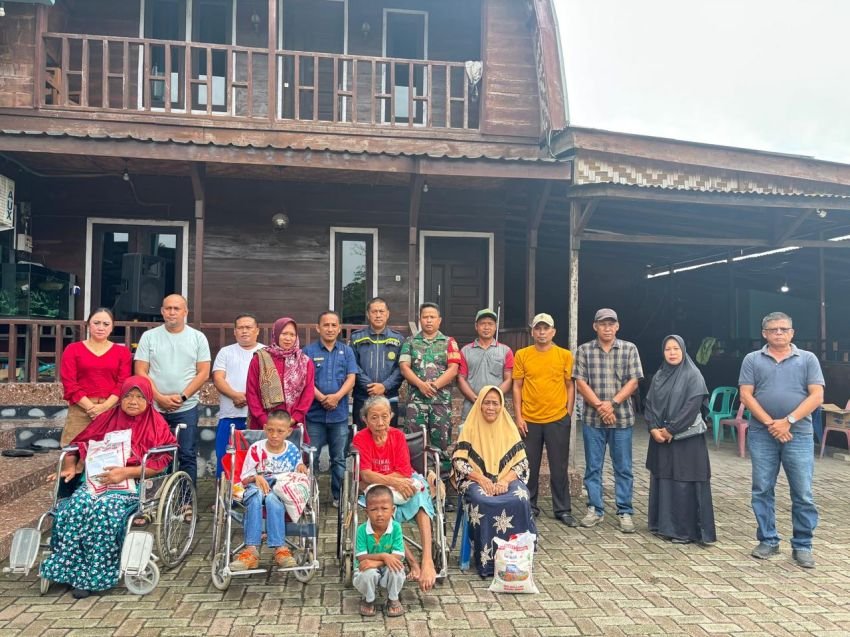 Sambut HUT Ke-80 RI, PT Key Key dan CV Sagor Saluran Tali Asih ke Lansia dan Stunting