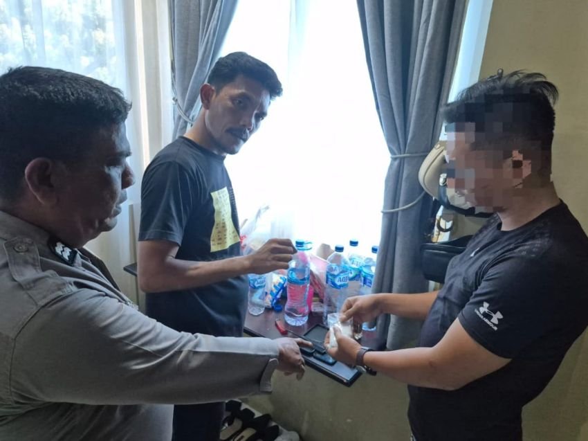 Polsek Tanjungmorawa Tangkap 2 Penganiaya dan Pemeras, Ditemukan Sabu 31 Gram Lebih