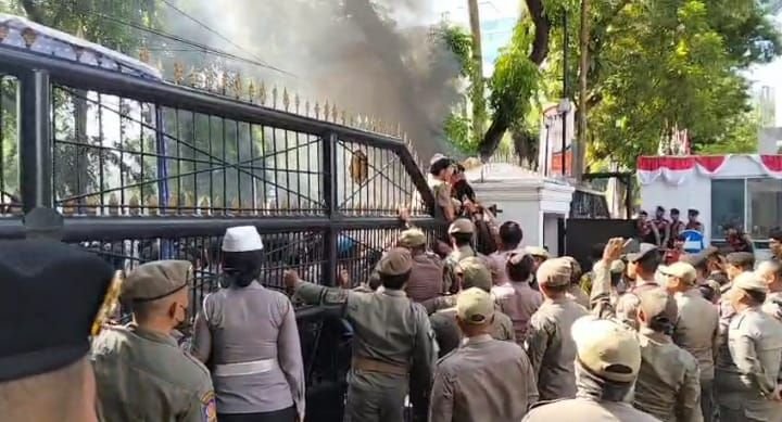 Demo di DPRD Sumut, Polisi Amankan 39 Orang, 13 Mahasiswa, 26 Lainnya Bukan Mahasiswa