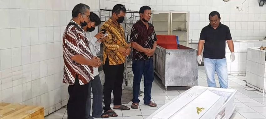 Pria Tewas Usai Tikam Perut dan Gorok Lehernya di Perumnas Mandala Warga Asal Taput