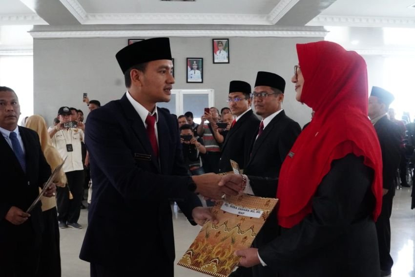 Wali Kota Tebingtinggi Lantik 19 Pejabat Tinggi Pratama, Ingatkan Pentingnya Dedikasi dan Loyalitas